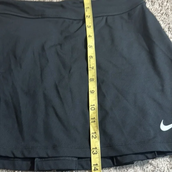 SOLD Nike small black golf skirts pleaded dry fit athletic women’s pocket sports - Picture 3 of 7